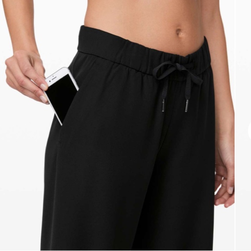 Lululemon On The Fly Pants - Picture 4 of 14